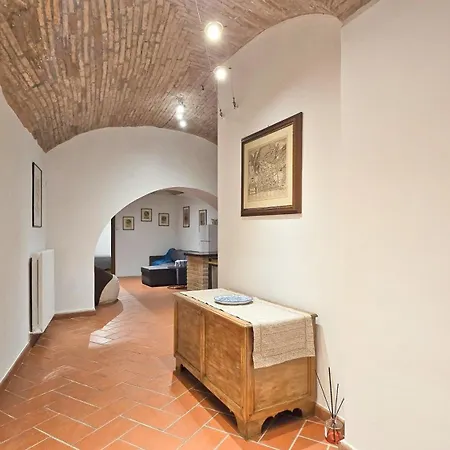 Adiacente Piazza Del Mercato * Spoleto