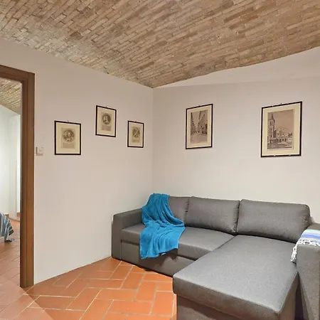 Διαμέρισμα Adiacente Piazza Del Mercato