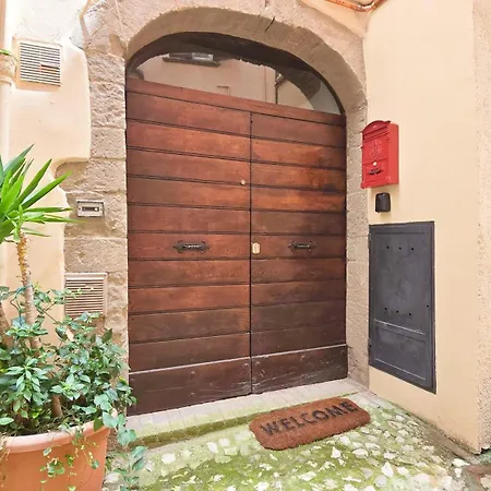 Adiacente Piazza Del Mercato Appartamento *